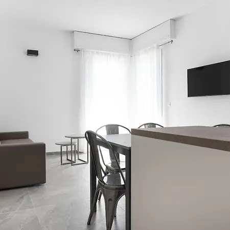 Du Aparments * Дезенцано-дель-Гарда