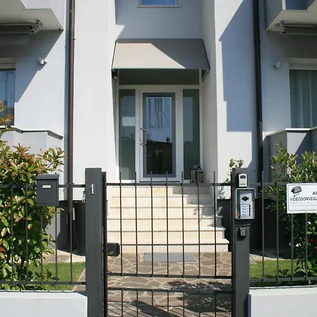 Du Aparments * Дезенцано-дель-Гарда